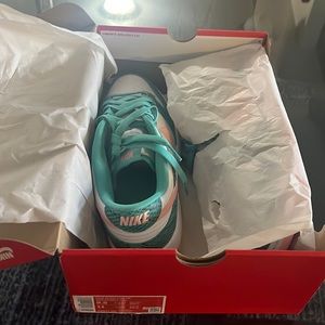 NIKE dunk low me NEVER WORN size 9.5 in men’s 11 in women’s